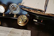 Load image into Gallery viewer, PAPER WEIGHT CLOCK | Vintage arts and crafts for decoration