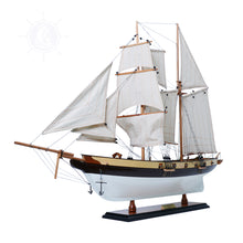 Load image into Gallery viewer, LYNX MODEL SHIP PAINTED | Museum-quality | Fully Assembled Wooden Ship Models