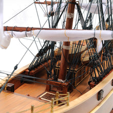 Load image into Gallery viewer, CUTTY SARK MODEL SHIP | Museum-quality | Fully Assembled Wooden Ship Models