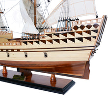 Load image into Gallery viewer, MAYFLOWER MODEL SHIP MEDIUM - FULLY ASSEMBLE | Museum-quality | Fully Assembled Wooden Ship Models