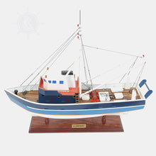 Load image into Gallery viewer, LA CONFIANCE MODEL BOAT PAINTED | Museum-quality | Fully Assembled Wooden Model boats