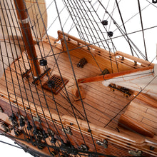 Load image into Gallery viewer, WASA MODEL SHIP EXCLUSIVE EDITION | Museum-quality | Fully Assembled Wooden Ship Models