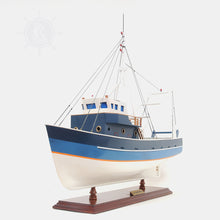 Load image into Gallery viewer, LA CONFIANCE MODEL BOAT PAINTED | Museum-quality | Fully Assembled Wooden Model boats