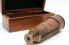 Load image into Gallery viewer, HANDHELD TELESCOPE IN WOOD BOX | Magnifying power | Vintage arts and crafts for decoration