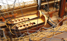 Load image into Gallery viewer, USS CONSTITUTION MIDSIZE WITH DISPLAY CASE | Museum-quality | Fully Assembled Wooden Ship Model