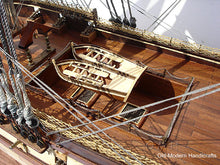 Load image into Gallery viewer, USS CONSTITUTION 56L WITH DISPLAY CASE NO GLASS | Museum-quality | Fully Assembled Wooden Ship Model