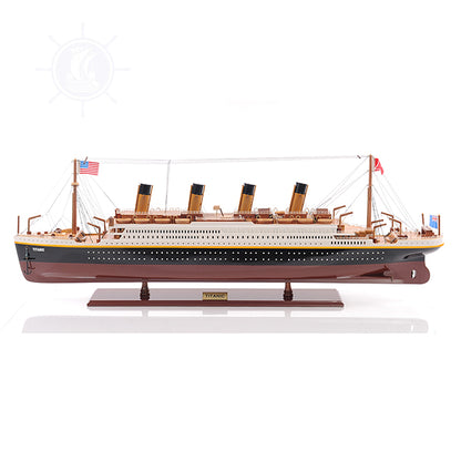 C013 - RMS Titanic Ship Model - Medium