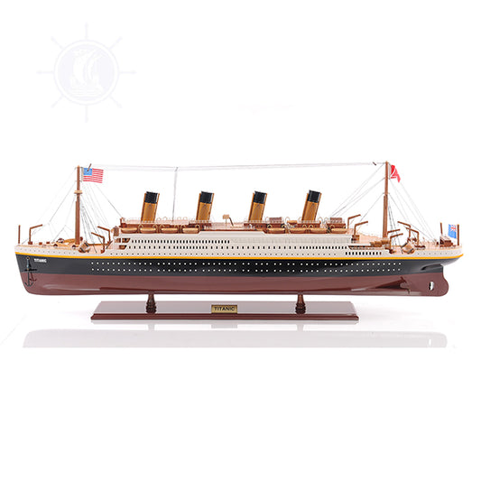C013 - RMS Titanic Ship Model - Medium