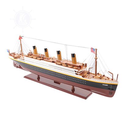 C013 - RMS Titanic Ship Model - Medium