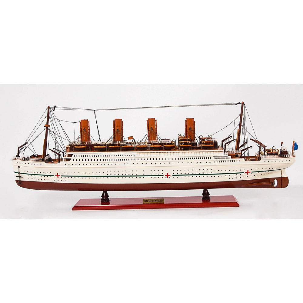 c062-ss-britannic-painted-medium-cruiseship-model