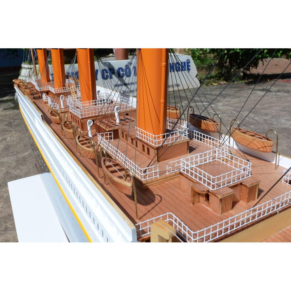 Old Modern Handicrafts Titanic Painted XXL Exclusive Edition Cruiseship Model – Handmade Nautical Décor Gift - 78.7L x 8.9W x 27.6H Inches