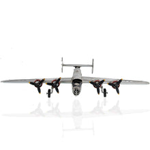 Load image into Gallery viewer, 1940S U.S. HEAVY BOMBER PLANE | scale model aircraft | Miniatures |Vintage arts and crafts for decoration
