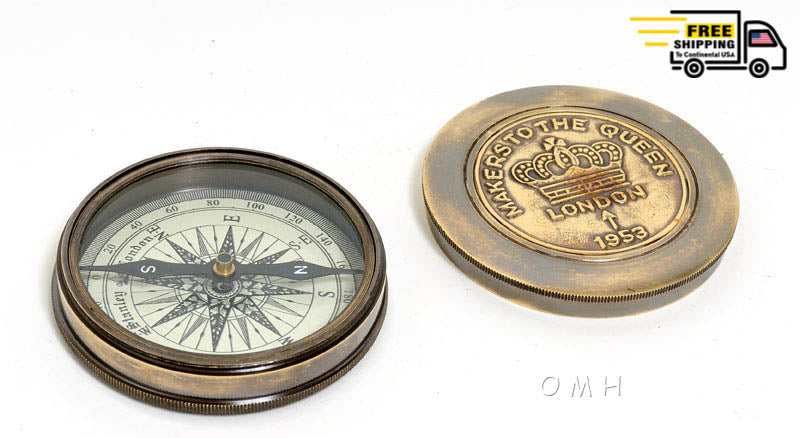 MAKERS TO THE QUEEN COMPASS W LEATHER CASE | Nautical decor | Vintage arts and crafts for decoration