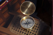 Load image into Gallery viewer, LID COMPASS | Nautical decor | Vintage arts and crafts for decoration
